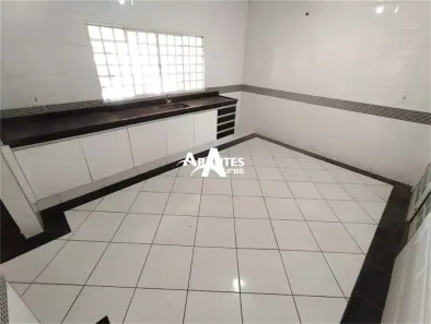 Casa com 3 Quartos à venda, 180m² no Jardim Holanda, Uberlândia
