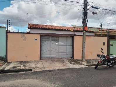 Casa com 4 Quartos para alugar, 90m² no Mocambinho, Teresina