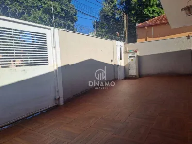 Casa com 3 Quartos à venda, 200m² no Vila Tibério, Ribeirão Preto