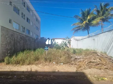 Lote/Terreno à venda, 300m² no Segismundo Pereira, Uberlândia