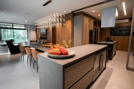 Apartamento com 3 Quartos à venda, 235m² no Cabral, Curitiba