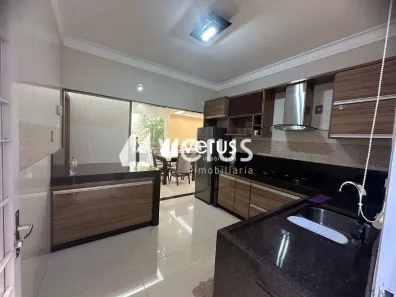 Casa com 3 Quartos à venda, 175m² no Jardim Inconfidência, Uberlândia