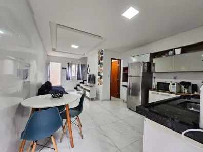 Sobrado com 2 Quartos à venda, 60m² no Aviação, Praia Grande