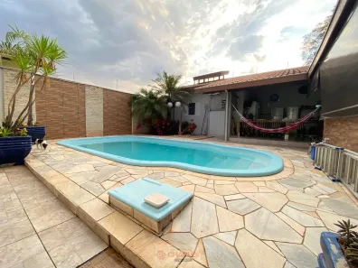 Casa com 3 Quartos à venda, 243m² no Jardim Scomparim, Mogi Mirim