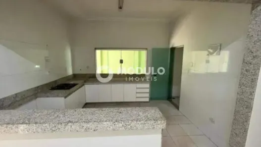 Casa com 4 Quartos para alugar, 215m² no Alto Umuarama, Uberlândia
