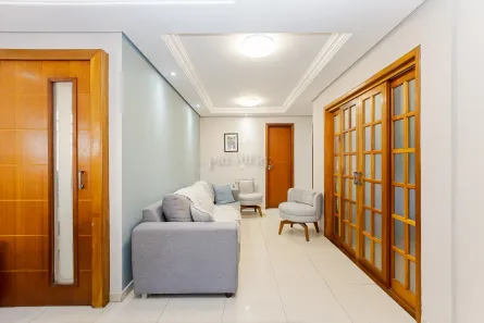 Sobrado com 4 Quartos à venda, 130m² no Guabirotuba, Curitiba