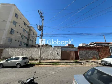 Lote/Terreno para alugar, 600m² no Vila Guilhermina, Montes Claros