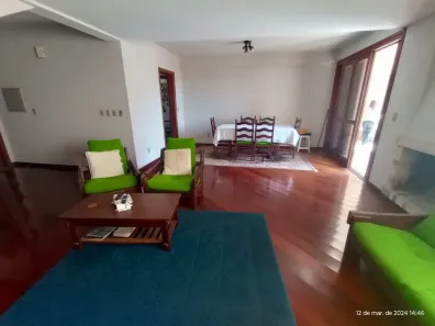 Casa com 3 Quartos à venda, 258m² no Medianeira, Porto Alegre