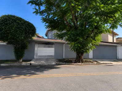Casa com 3 Quartos à venda, 174m² no Centro, Guararema
