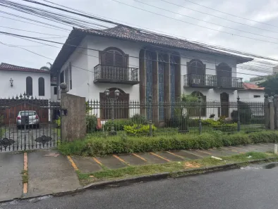 Casa com 4 Quartos à venda, 663m² no São Francisco, Niterói