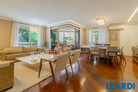 Apartamento com 4 Quartos à venda, 240m² no Santa Cecília, São Paulo