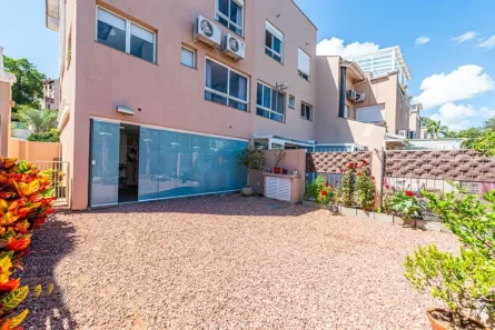 Casa de Condomínio com 3 Quartos à venda, 230m² no Pedra Redonda, Porto Alegre