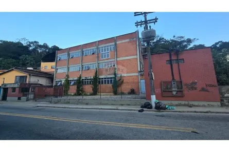 Galpão/Depósito/Armazém para alugar, 3200m² no Quissama, Petrópolis