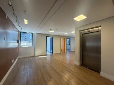 Prédio Comercial para alugar, 911m² no Vila Mariana, São Paulo