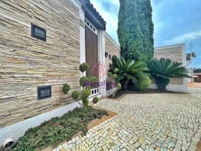 Casa com 3 Quartos à venda, 277m² no Vila Garcia, Jundiaí