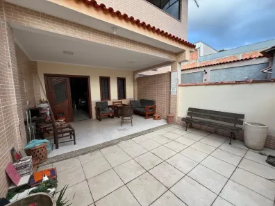 Casa com 4 Quartos à venda, 200m² no Centro, Nilópolis
