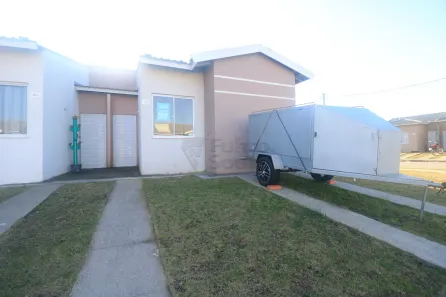 Casa de Condomínio com 3 Quartos para alugar, 47m² no Três Vendas, Pelotas