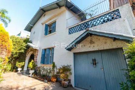 Casa com 3 Quartos à venda, 250m² no Azenha, Porto Alegre