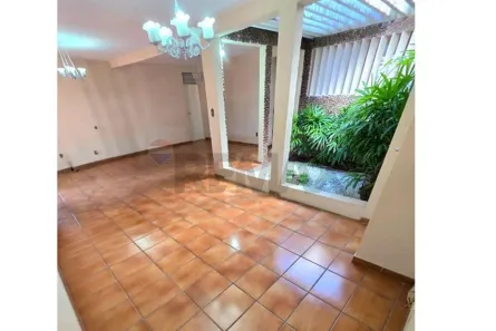 Casa com 4 Quartos para alugar, 215m² no Lagoa Nova, Natal
