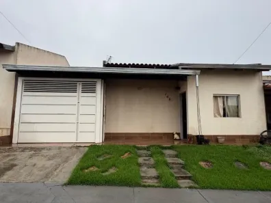 Casa de Condomínio com 2 Quartos à venda, 180m² no Fazenda São Domingos, Goiânia