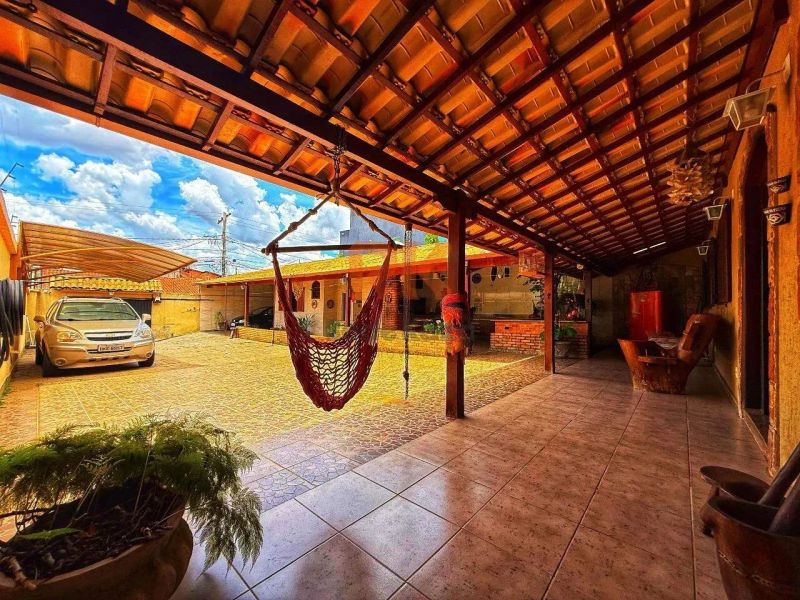 Casa com 4 quartos — Copacabana, Belo Horizonte