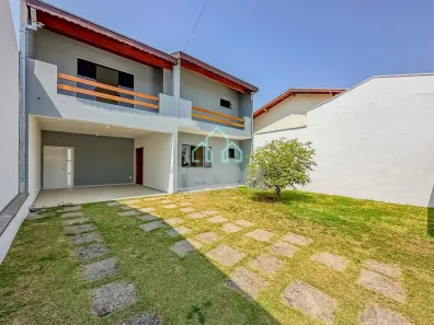 Casa com 3 Quartos à venda, 229m² no Residencial Estoril, Taubaté