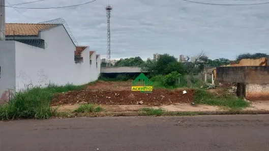 Lote/Terreno à venda, 300m² no Umuarama, Araçatuba