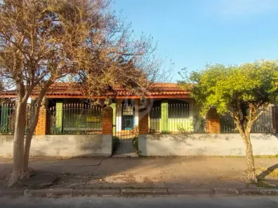 Casa com 3 Quartos para venda ou aluguel, 191m² no Jardim Santo Antônio, Itatiba