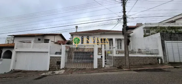Casa com 3 Quartos para alugar, 156m² no Agronômica, Florianópolis