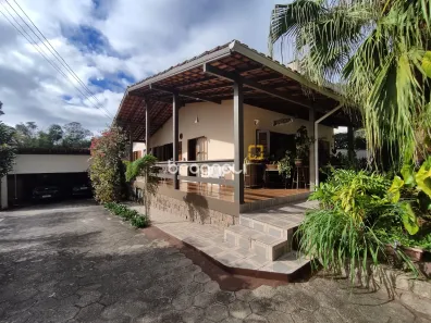 Casa com 5 Quartos à venda, 220m² no Sambaqui, Florianópolis