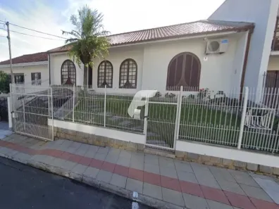 Casa com 3 Quartos à venda, 173m² no Barreiros, São José