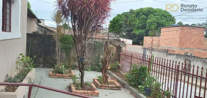 Casa com 3 quartos — Jardim Leblon, Belo Horizonte