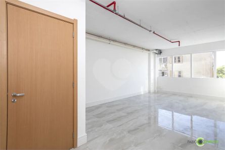 Sala Comercial à venda, 36m² no Santana, Porto Alegre