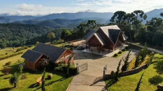 com 6 Quartos à venda, 1m² no , Sapucaí-Mirim