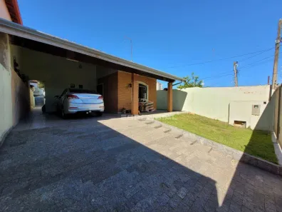 Casa com 4 Quartos à venda, 221m² no Centro, Botucatu