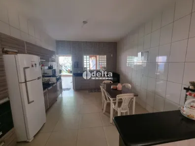 Casa com 3 Quartos à venda, 180m² no Lagoinha, Uberlândia