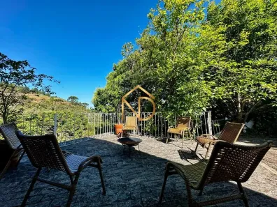 Casa com 4 Quartos para venda ou aluguel, 170m² no Vale Encantado, Campos do Jordão