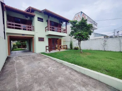 Casa com 3 Quartos à venda, 180m² no Barreiros, São José