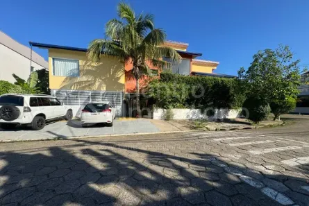 Casa de Condomínio com 3 Quartos à venda, 231m² no Jardim Tres Marias, Peruíbe