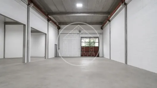 Galpão/Depósito/Armazém à venda, 1900m² no Socorro, São Paulo
