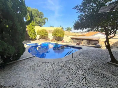Sobrado com 3 Quartos à venda, 570m² no Monte Belo, Taubaté