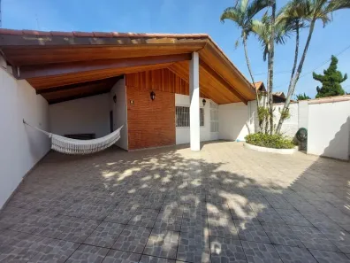 Sobrado com 4 Quartos à venda, 197m² no Parque Turistico, Peruíbe