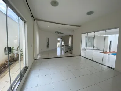 Sobrado com 3 Quartos à venda, 490m² no Jardim Inconfidência, Uberlândia
