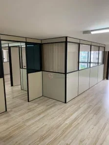 Sala Comercial para alugar, 170m² no Enseada do Suá, Vitória