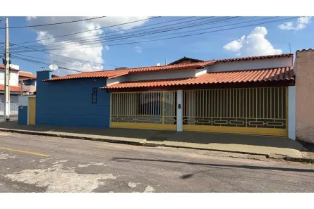 Casa com 3 Quartos para alugar, 180m² no Morada do Sol, Lavras