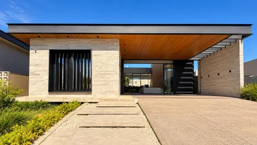 Casa com 4 Quartos à venda, 300m² no Jardins Itália, Goiânia