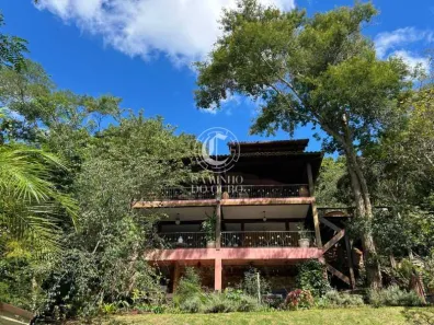 Casa de Condomínio com 3 Quartos à venda, 450m² no Bonsucesso, Petrópolis