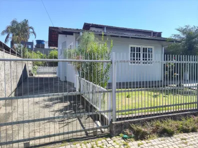 Casa com 4 Quartos à venda, 175m² no Costa e Silva, Joinville