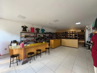 Ponto Comercial para alugar, 147m² no Santa Clara, Divinópolis