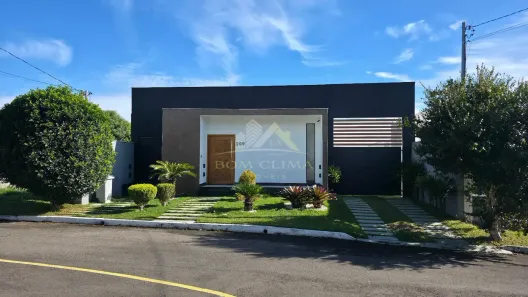 Casa com 4 Quartos para alugar, 500m² no Grama, Juiz de Fora
